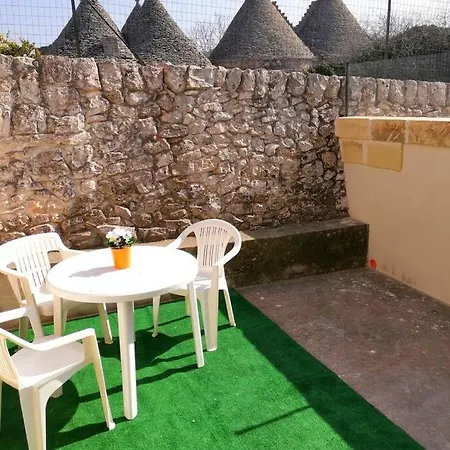 Trullo Della Signora 펜션 *
